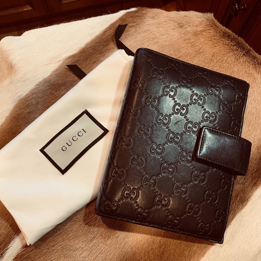 ❌SOLD❌💙GUCCI AGENDA MM FAB LEATHER 7.3x 55 EUC💙